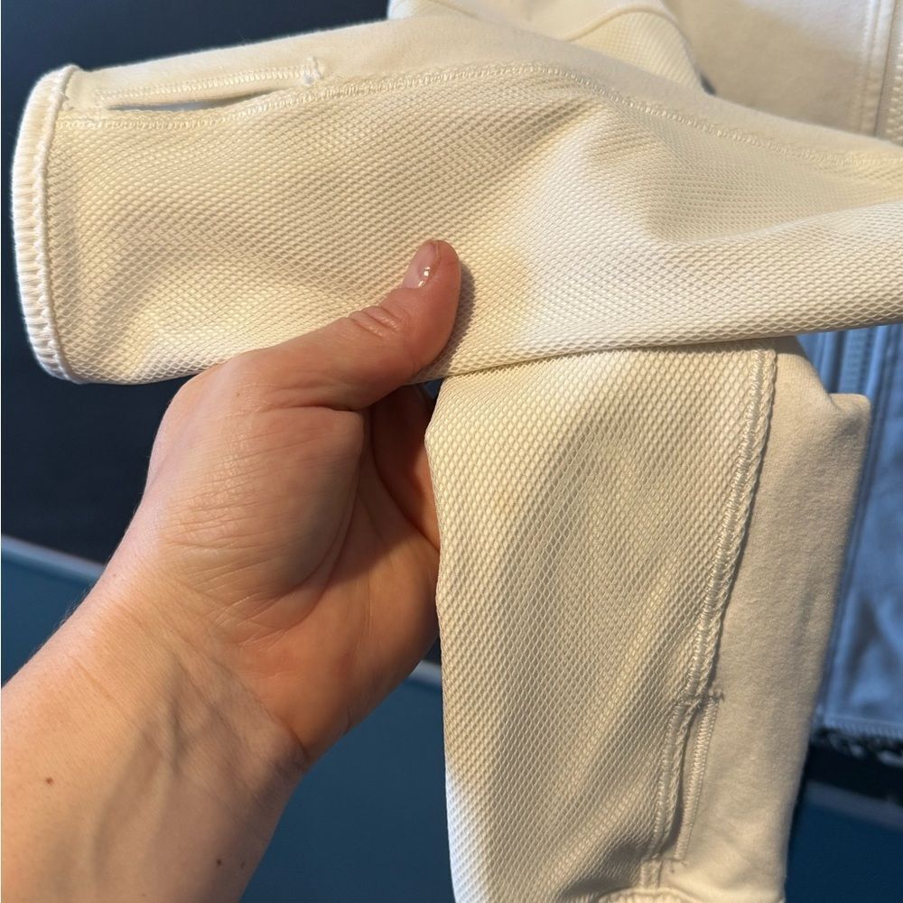Lululemon Mesh Is More Jacket - Picture 5 of 8